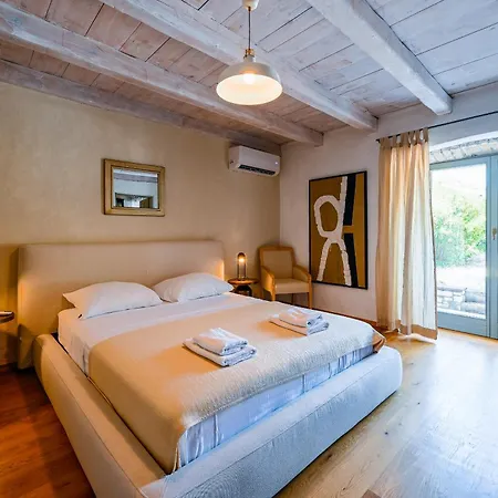 Villa Stone *