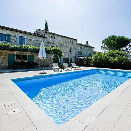 Villa Stone *