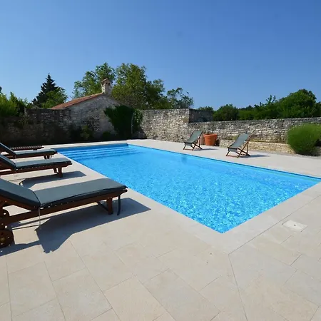 Villa Stone